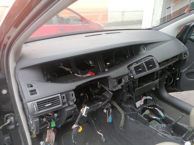 Panel frontal interior salpicadero 7701207927 Renault (RVI)