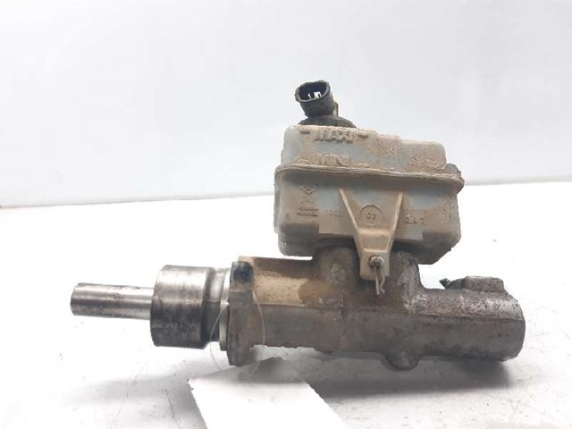 Cilindro principal de freno 7701208176 RENAULT