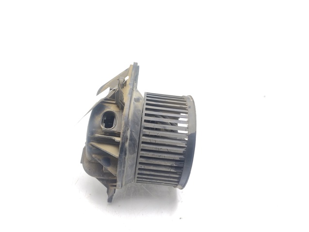 7701208225 Renault (RVI)
