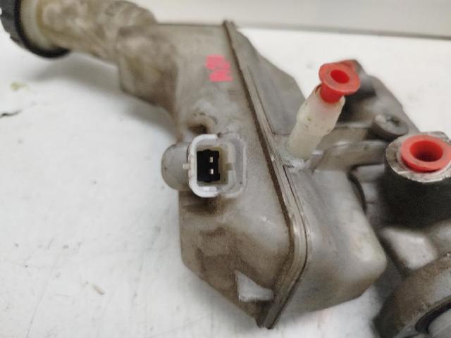 7701208398 RENAULT Cilindro maestro de frenos  en stock Gandía