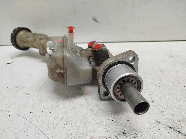 7701208398 RENAULT Cilindro maestro de frenos  en stock Gandía