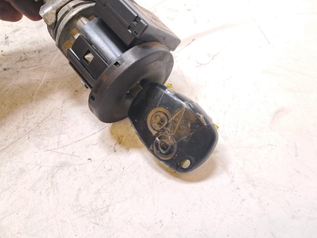 7701208408 RENAULT Bombín de arranque comprar Madrid