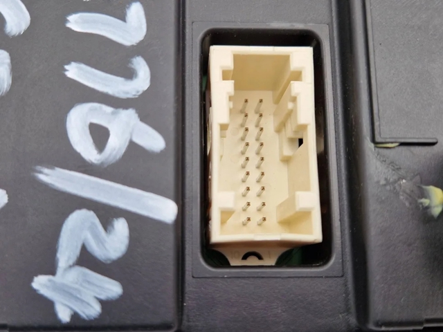 7701208975 RENAULT Unidad de control aire acondicionado comprar Madrid