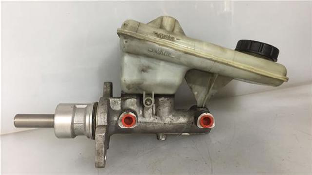 7701210057 RENAULT Cilindro maestro de frenos comprar Alcalá