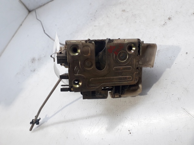 7701469181 RENAULT Cerradura de puerta delantera derecha  disponible Vigo