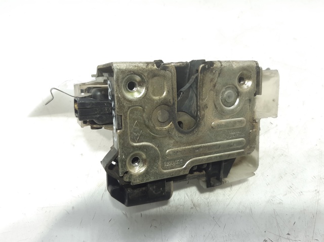 7701469181 RENAULT Cerradura de puerta delantera derecha  en stock Huelva
