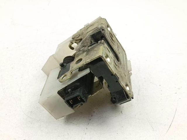 7701469181 RENAULT Cerradura de puerta delantera derecha  en stock Huelva