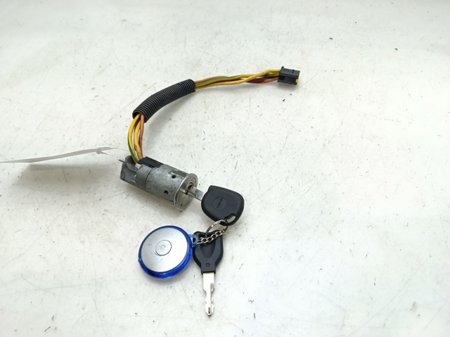 7701469419 RENAULT Juego de cilindros de cerradura  disponible Ourense