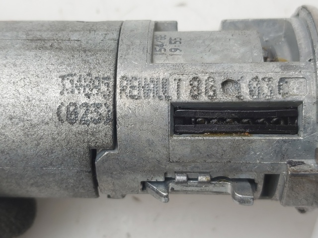 7701469419 RENAULT Juego de cilindros de cerradura  disponible Vigo