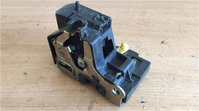 RENAULT 7701469940 Cerradura de puerta trasera izquierda  en stock Valencia