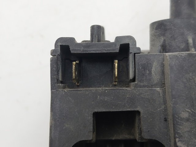 7701469941 RENAULT Cerradura de la puerta trasera derecha  disponible Ourense