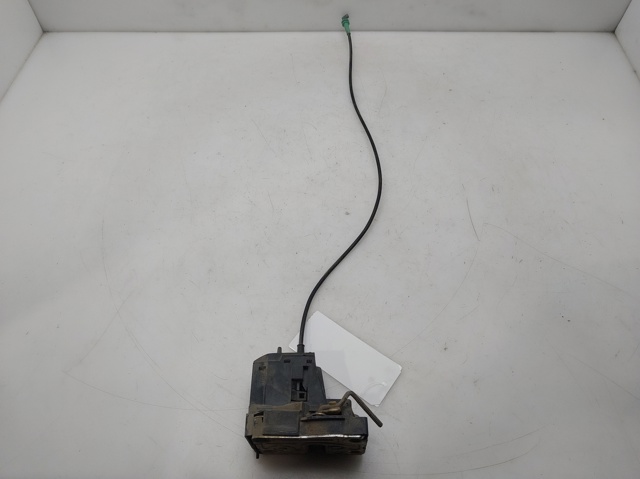 7701469941 RENAULT Cerradura de la puerta trasera derecha  en stock Córdoba