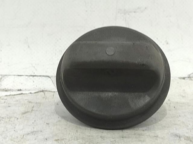 7701471585 Tapón del depósito de combustible  disponible Burgos