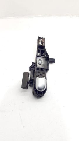 RENAULT 7701472932 Manija exterior izquierda de puerta delantera  en stock Terrassa