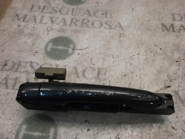 7701472932 RENAULT Manija exterior izquierda de puerta delantera  en stock Gandía