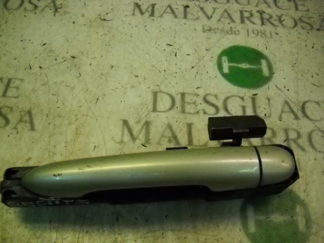 7701472932 RENAULT Manija exterior izquierda de puerta delantera  en stock Córdoba