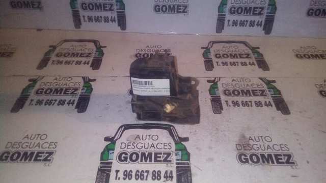 7701473172 RENAULT Cerradura de puerta delantera derecha  en stock Córdoba