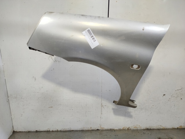 Aleta delantera izquierda Clio  sedán (1998-2008) original desde 45,46 €