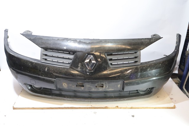 7701474484 RENAULT Parachoques delantero  comprar en Oviedo