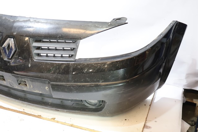 7701474484 RENAULT Parachoques delantero  comprar en Lleida