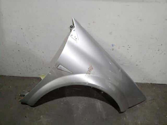 7701477187 RENAULT Aleta delantera derecha  comprar en Jaén