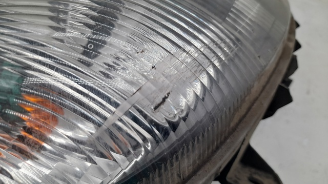 7701697618 RENAULT Faro derecho  comprar en Jaén