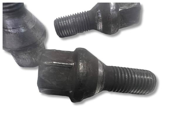 7703003014 RENAULT Tornillo de rueda  en stock Gandía