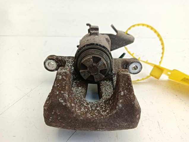 7711135736 RENAULT Pinza de freno trasera izquierda  comprar en Jaén
