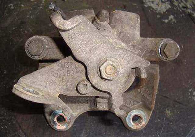 RENAULT 7711135737 Pinza de freno trasera derecha  disponible Valladolid