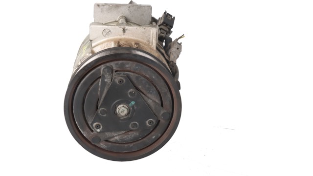 Condensador aire acondicionado 7711497037 RENAULT