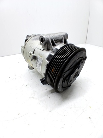 RENAULT 7711497517 Compresor de aire acondicionado  en stock Terrassa