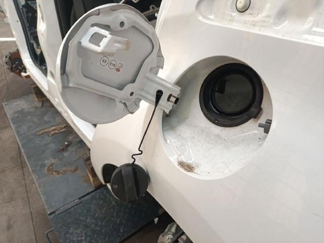 Comprar Tapa de depósito de combustible Yaris  P21