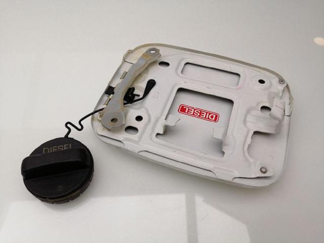 Tapa de la gasolina (depósito de combustible) Toyota Hilux GUN12, GUN13