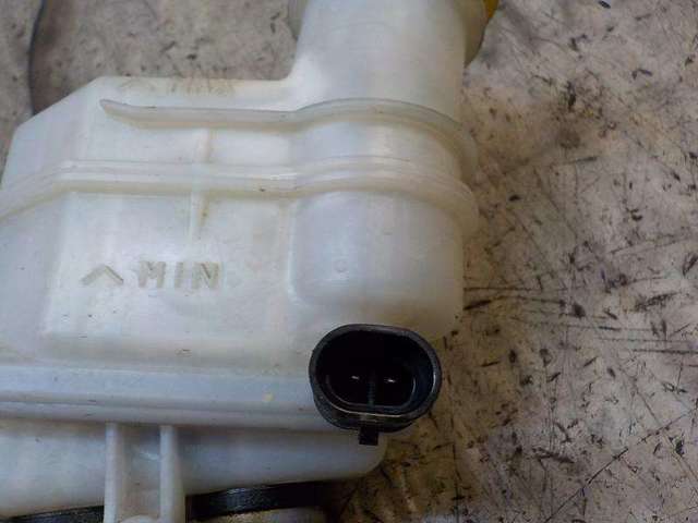 77364659 Cilindro maestro de frenos comprar Sevilla