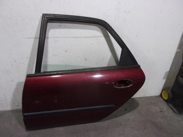 Puerta trasera izquierda Renault Laguna I B56, 556 segundo mano