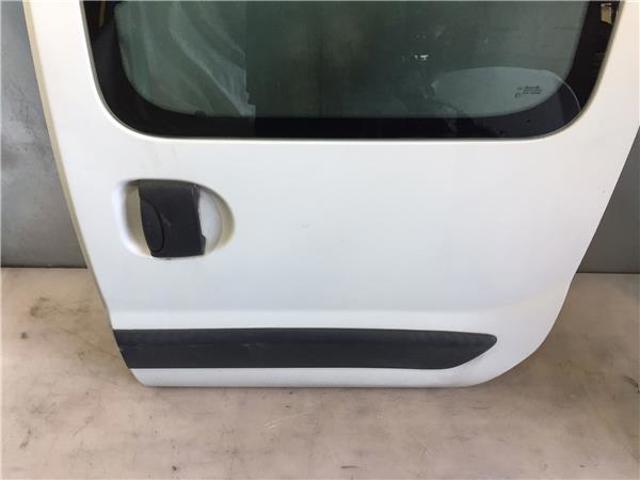 7751468943 RENAULT Puerta trasera izquierda de furgón de doble hoja  en stock Córdoba