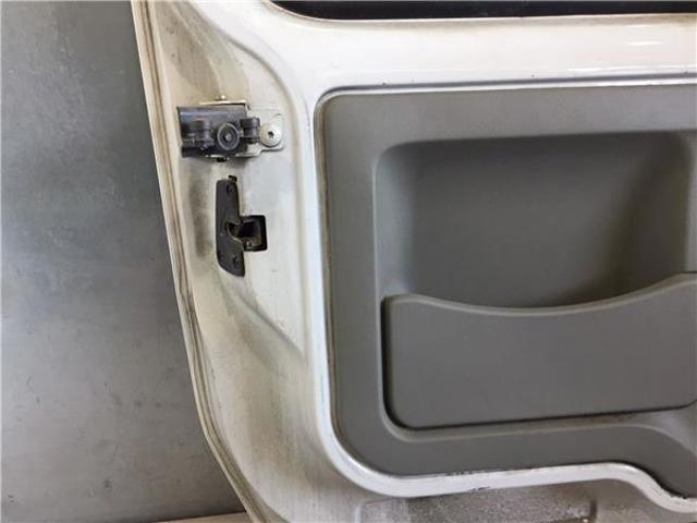 RENAULT 7751468943 Puerta trasera izquierda de furgón de doble hoja comprar Pamplona