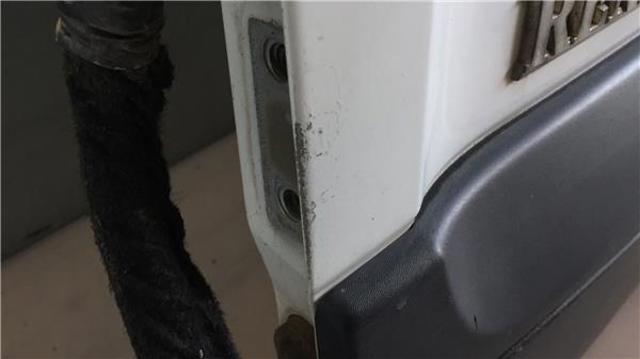 7751468943 RENAULT Puerta trasera izquierda de furgón de doble hoja comprar Madrid