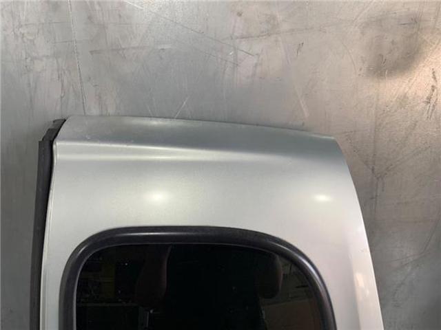 RENAULT 7751468944 Puerta trasera derecha batiente de furgoneta  comprar en Ponferrada