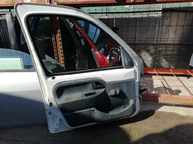 7751471745 RENAULT Puerta delantera izquierda  comprar en Lleida