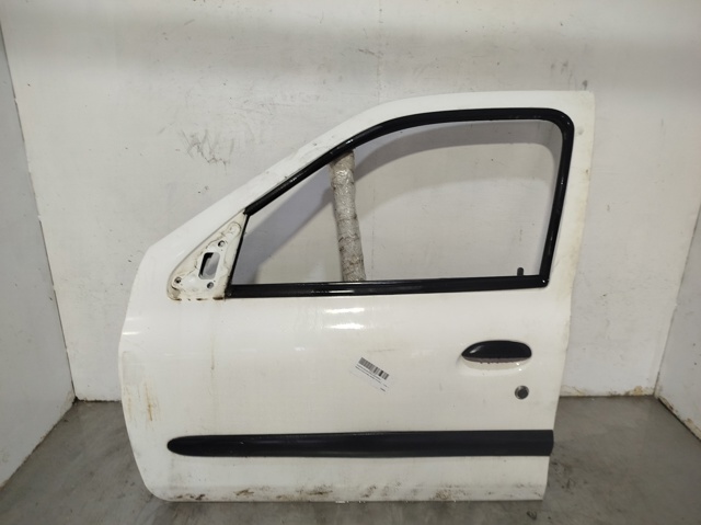 Puerta delantera derecha Renault Clio segundo mano en Madrid