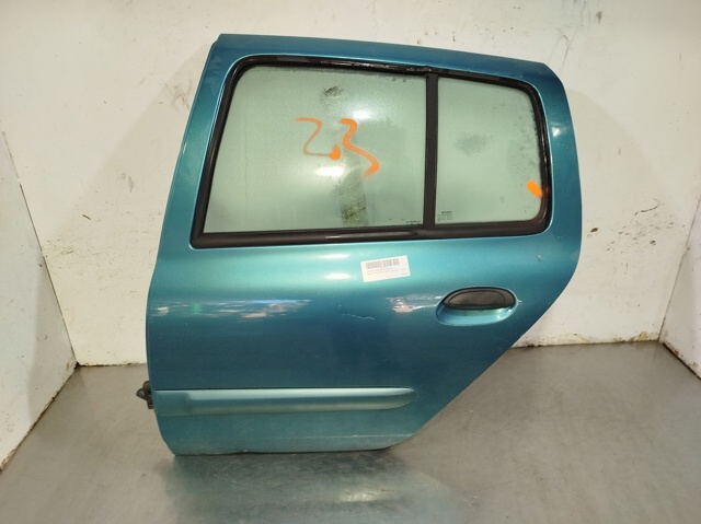 Comprar Puerta trasera izquierda Renault Clio SYMBOL sedán usado