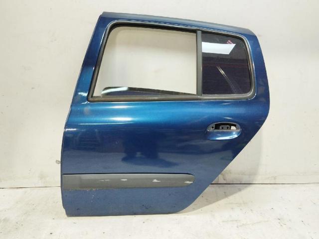 Puerta Renault Clio sedán desguace
