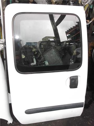 7751473603 RENAULT Puerta lateral corrediza derecha  disponible Ourense
