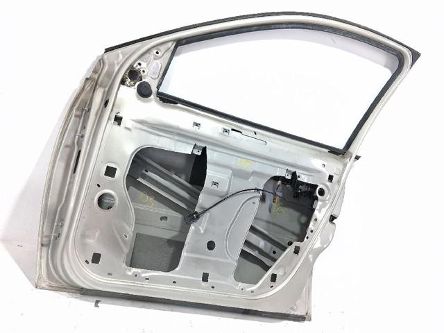 7751473729 RENAULT Puerta delantera derecha  en stock Córdoba