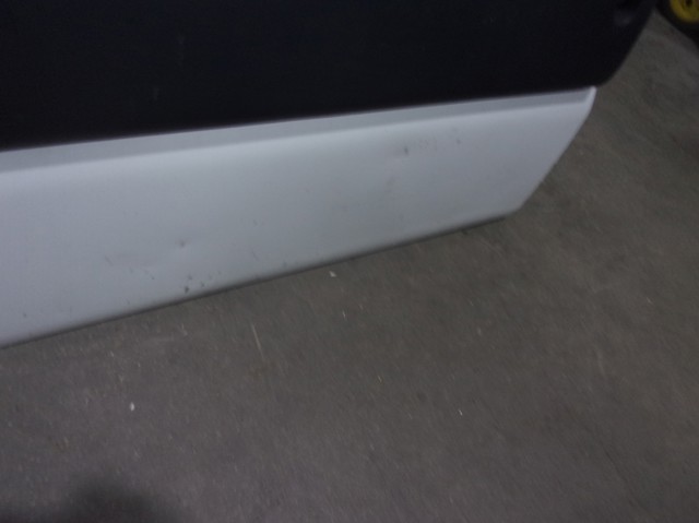 7751474636 RENAULT Puerta delantera izquierda  disponible Ourense