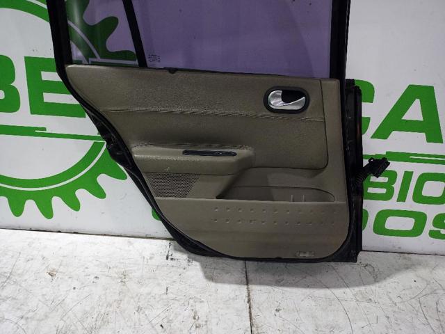 Puerta trasera izquierda 7751475034 Renault (RVI)