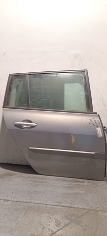 Puerta trasera derecha 7751475037 Renault (RVI)