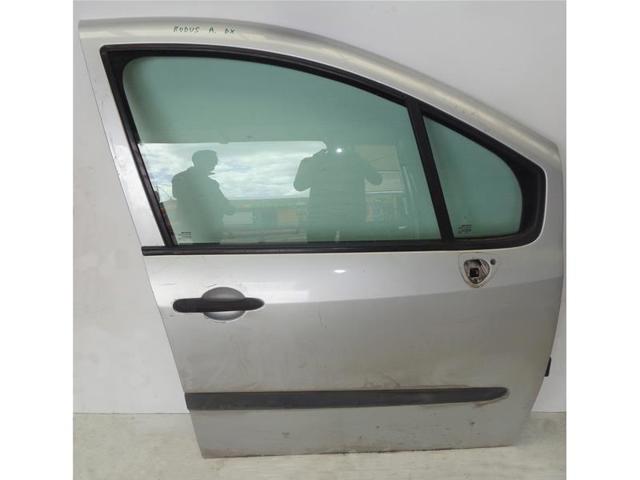 Puerta delantera derecha 7751475518 Renault (RVI)