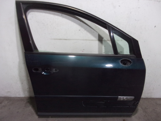 Puerta delantera derecha 7751476828 Renault (RVI)